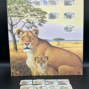 Mint Stamps of The World NEW ZEALAND WILD ANIMALS Lg Card w/10 Stamps MNH #38982